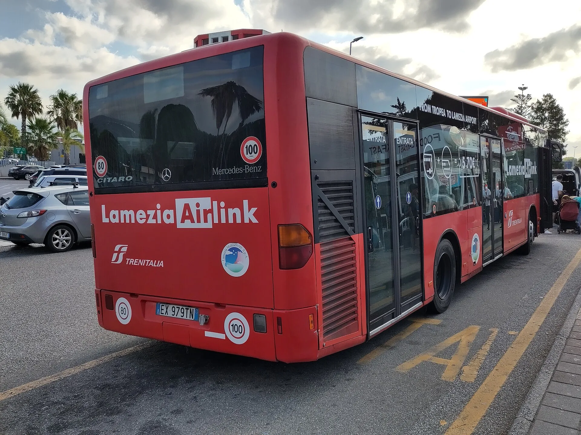 Autobus di collegamento tra Lamezia Terme e la Costa degli Dei, Calabria